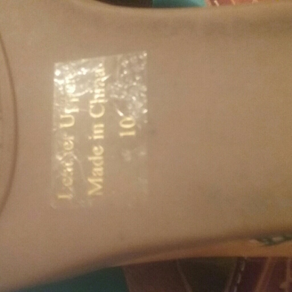 Shoes - Picture 4 of 4